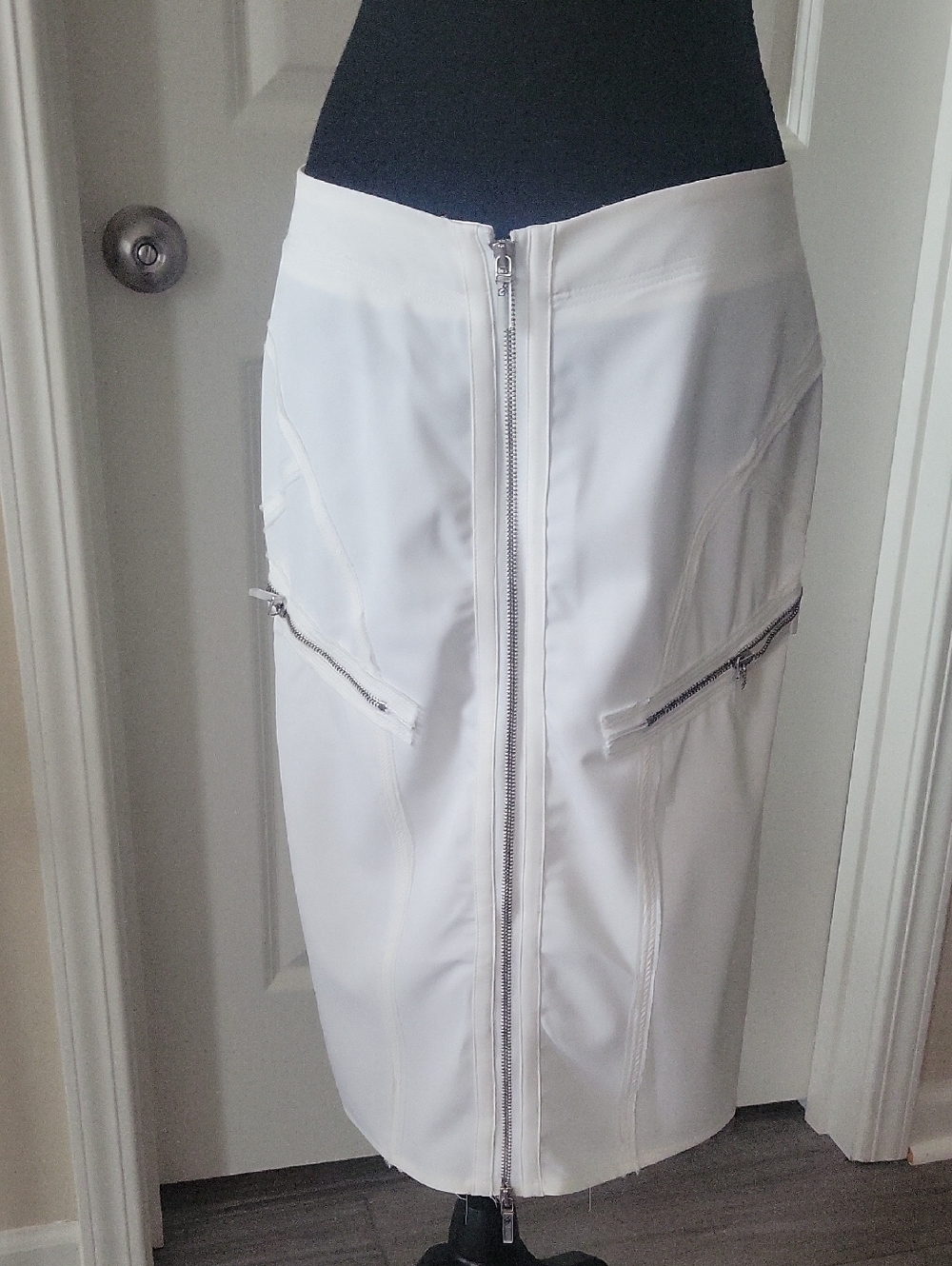 Gianfranco Ferre White Pencil Skirt with Front Zip and Pocket Zippers